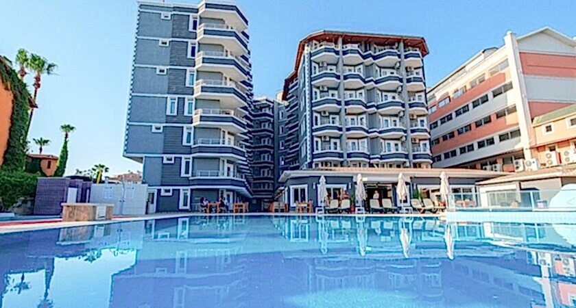 Clover Magic Garden Beach