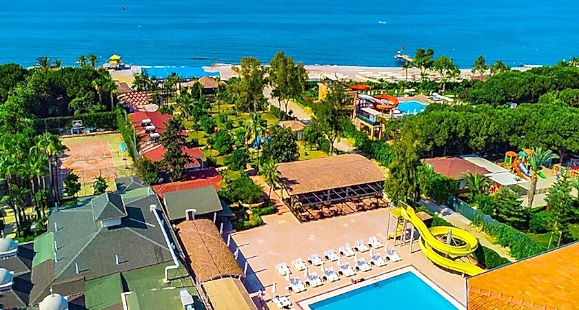 Clover Magic Garden Beach