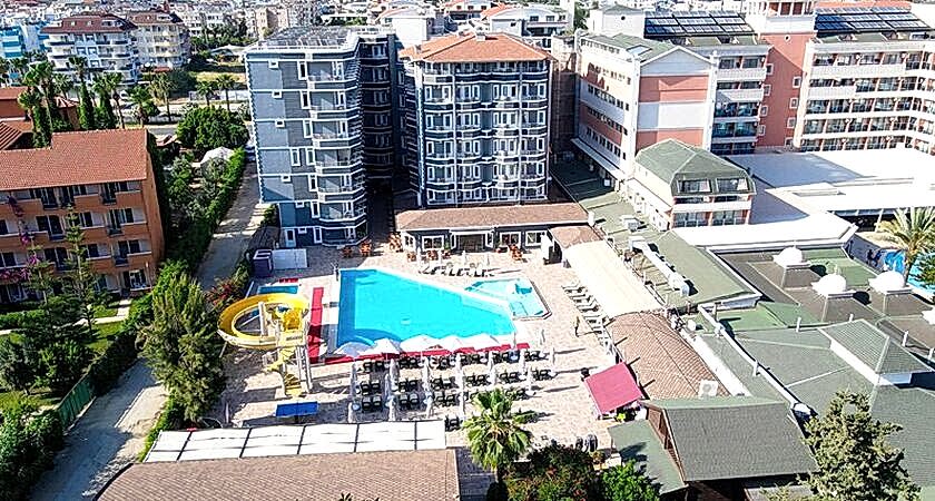 Clover Magic Garden Beach