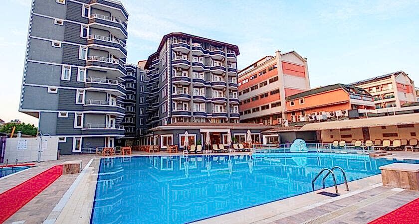 Clover Magic Garden Beach