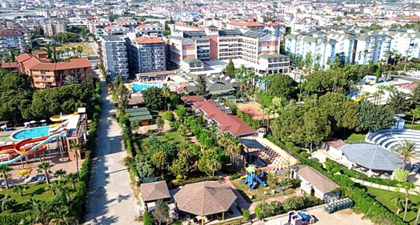 Clover Magic Garden Beach