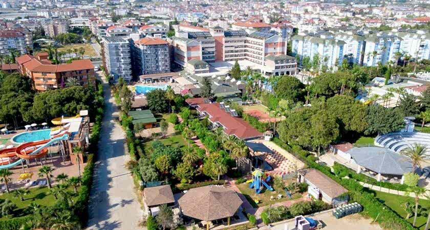 Clover Magic Garden Beach