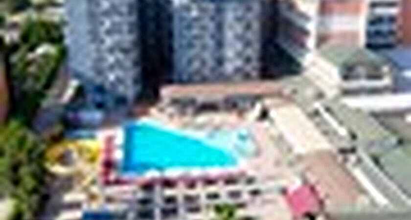 Clover Magic Garden Beach